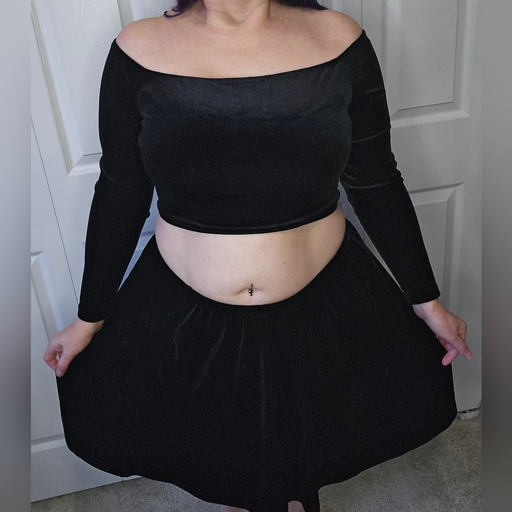 Elegant Black Velvet Skirt And Crop Top XL